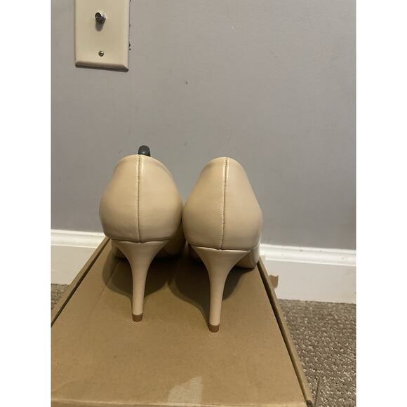 Journee Collection Size 6.5 Gabriella‎ Stiletto Pump Heels In Beige Tan, New - Picture 3 of 6